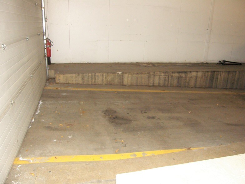 More Photos Of 2112 Industrial Dr, Niles Manufacturing For Sale