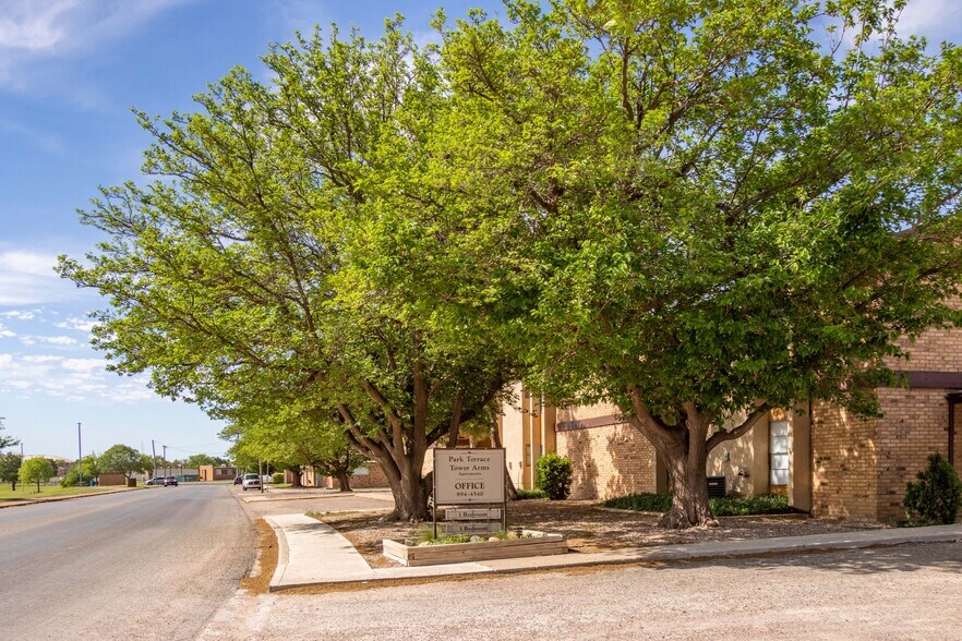 More Photos Of 1102 Sherman Ave, Levelland Apartments For Sale