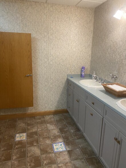 More Photos Of 1064 E Highway 50, Clermont Office For Lease