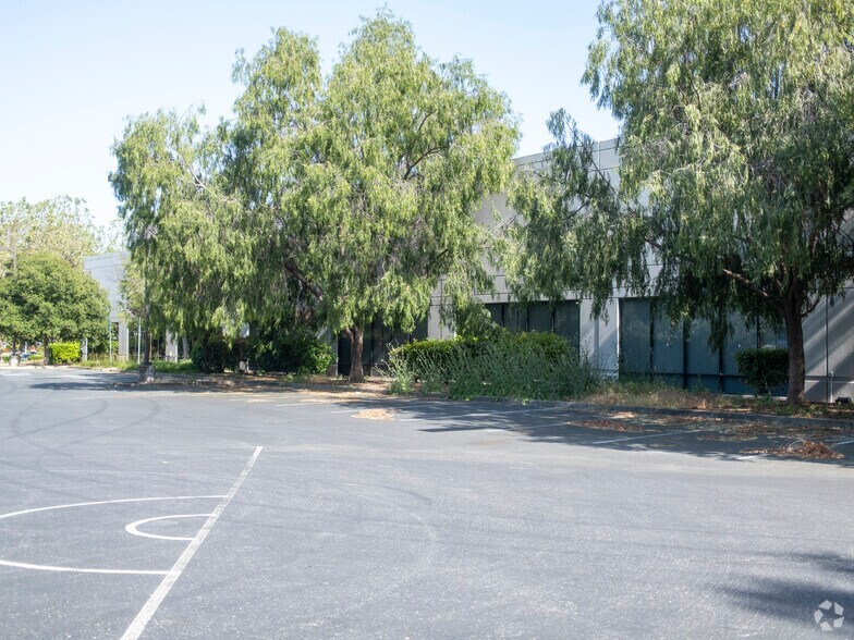 More Photos Of 5729 Fontanoso Way, San Jose Research And Development For Lease