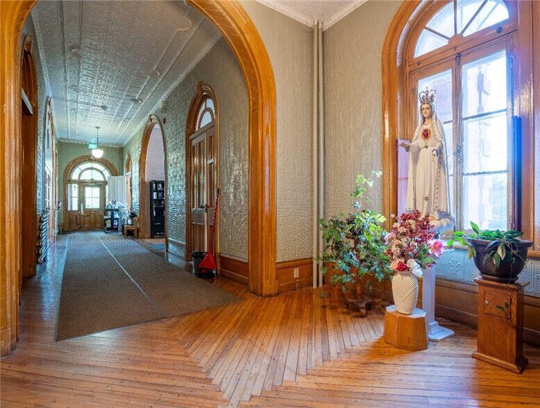 More Photos Of 1395 Rue Notre-Dame, Saint-cesaire Religious Facility For Sale