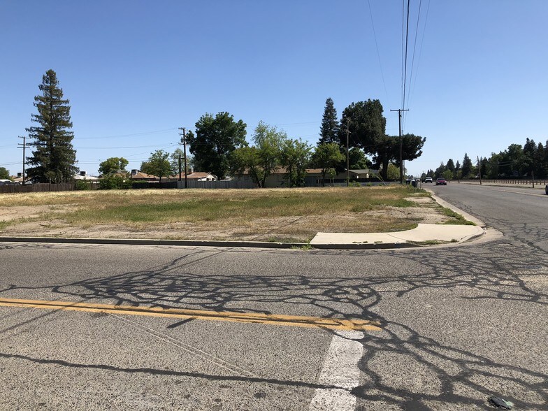 Primary Photo Of 507 E K Rd, Visalia Land For Sale