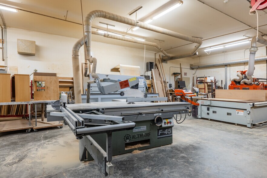 More Photos Of 3111 T Ave, Anacortes Warehouse For Sale