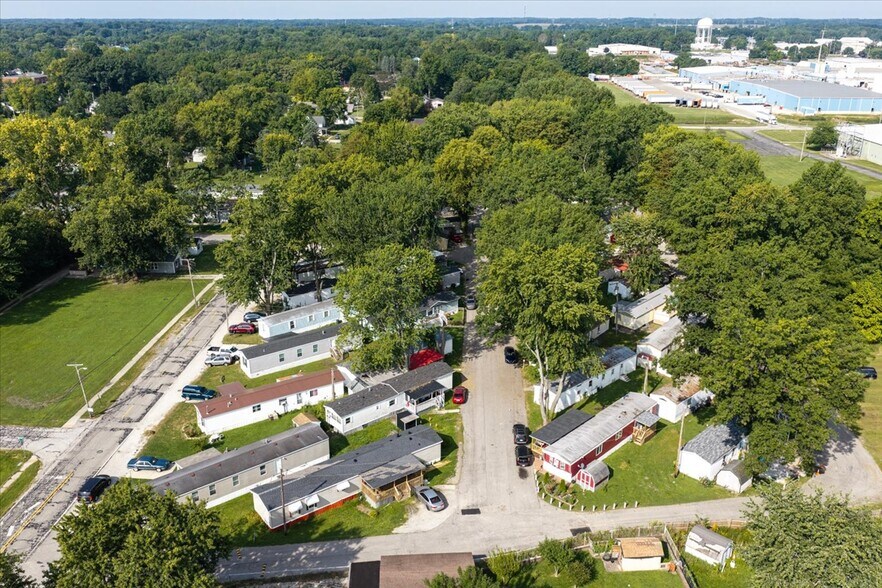 More Photos Of 900 W Harrison St, Plymouth Multifamily For Sale