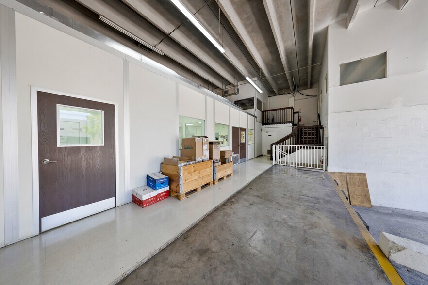 More Photos Of 8127 NW 29th St, Miami Warehouse For Sale