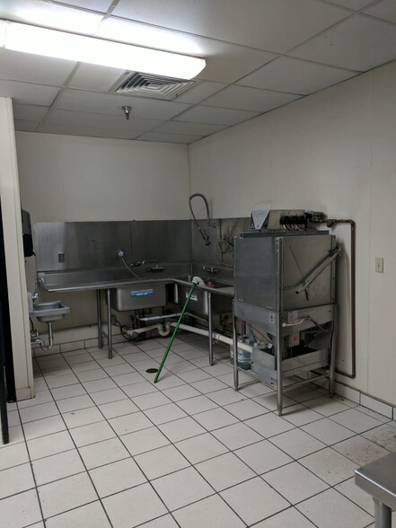 More Photos Of 1510 Bengal Dr, El Paso Storefront Retail Office For Lease