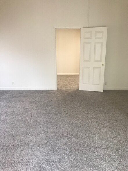 More Photos Of 238 Capitol St, Salinas Office Residential For Sale