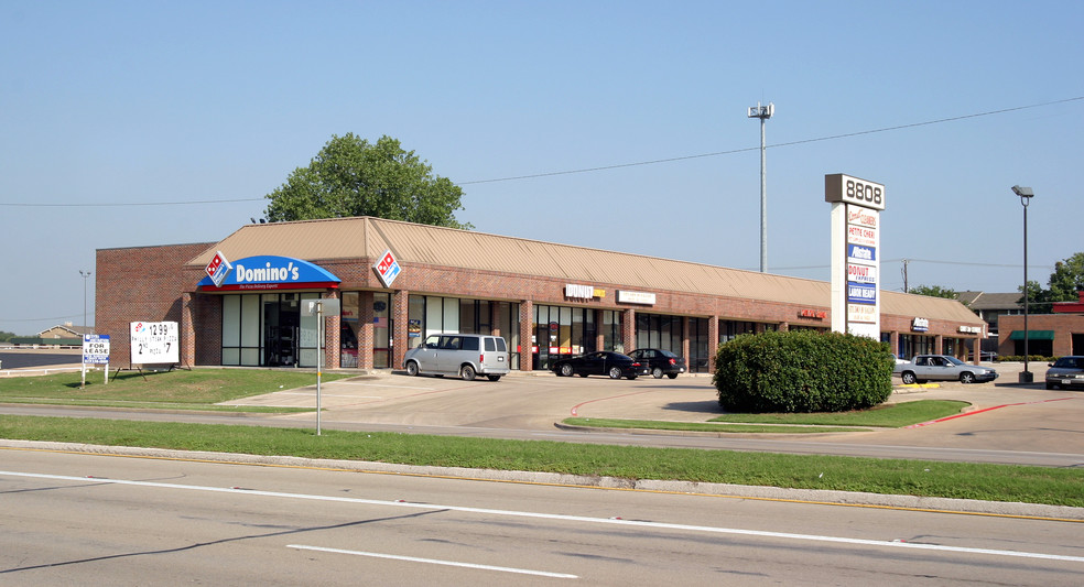 More Photos Of 8808 Camp Bowie Blvd W, Fort Worth Unknown For Lease