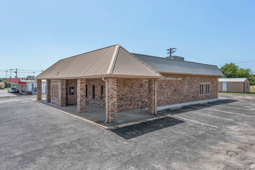 More Photos Of 1803 Greenfield Plz, Bryan Office For Lease