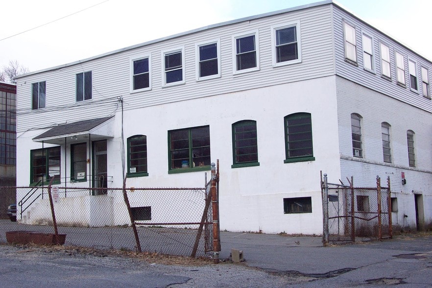 More Photos Of 32 Oak Hill Ln, Fitchburg Warehouse For Sale