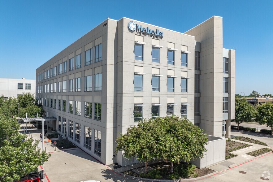 More Photos Of 17051 N Dallas Pky, Addison Medical For Lease