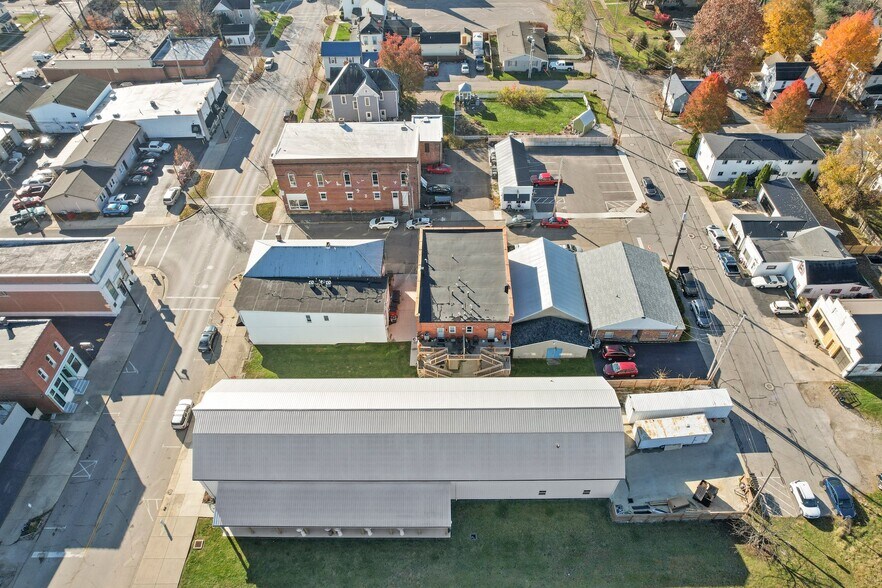 More Photos Of 14 W Depot St, Pataskala Showroom For Sale