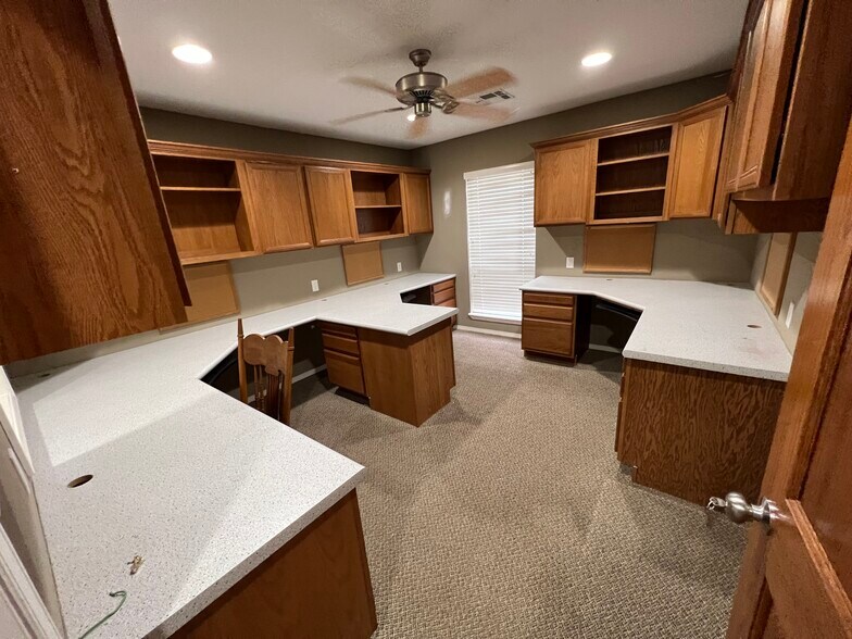 More Photos Of 14716 S Grant St, Bixby Light Distribution For Lease