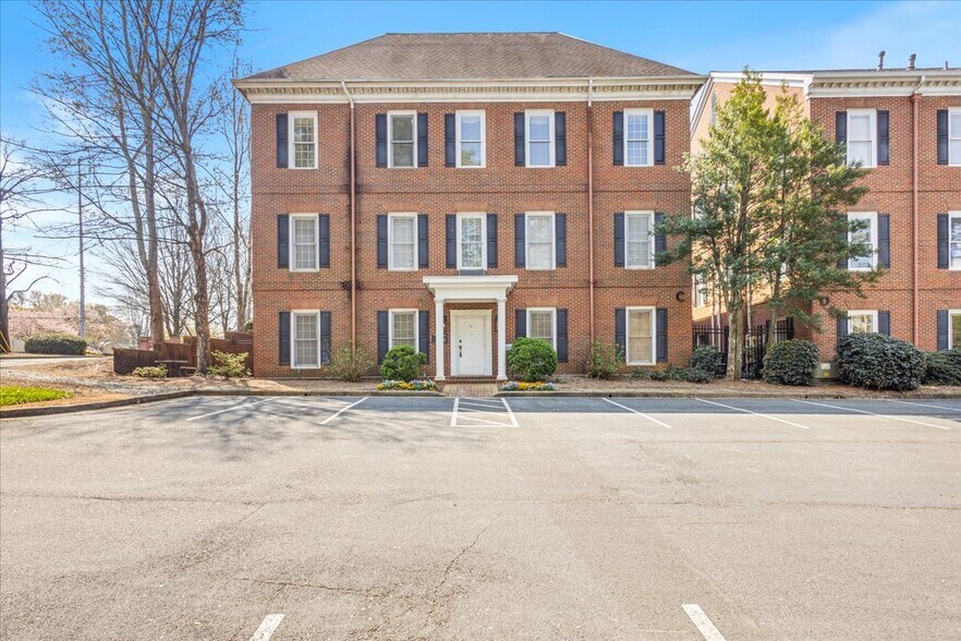 More Photos Of 5064 Roswell Rd, Atlanta Office Residential For Sale