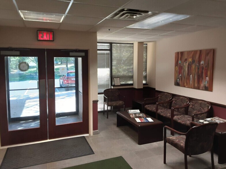 More Photos Of 200 Highpoint Dr, Chalfont Office For Sale