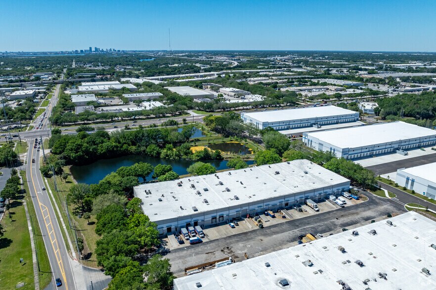 More Photos Of 9208 Palm River Rd, Tampa Warehouse For Lease