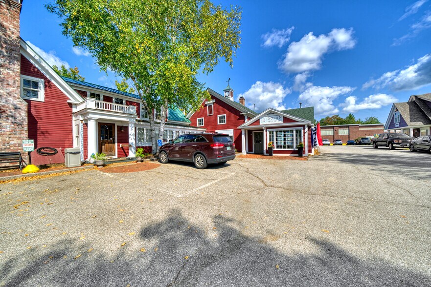 More Photos Of 207-209 Main St, New London Freestanding For Sale