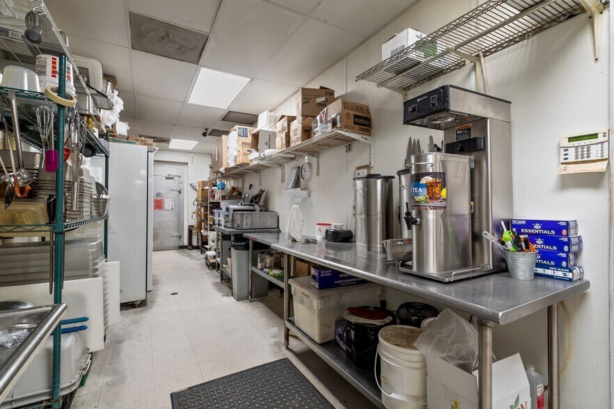 More Photos Of 120 Bank St, Sanford Restaurant For Sale