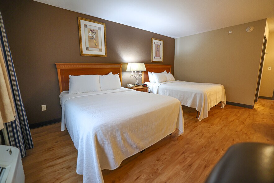 More Photos Of 625 W Washington St, Pittsfield Hotel For Sale