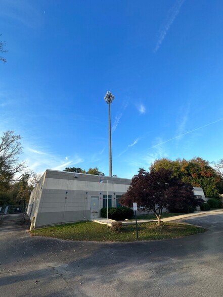 More Photos Of 5010 2nd St, Raleigh Flex For Lease