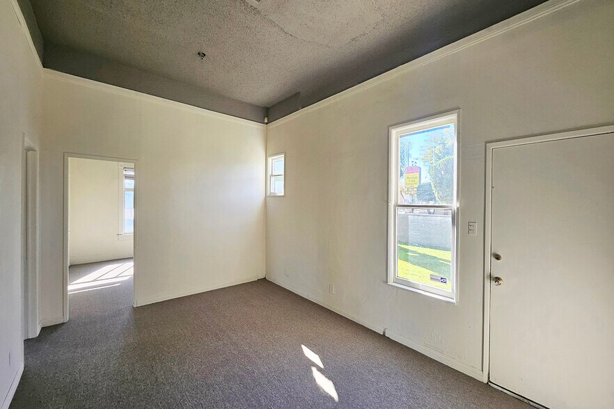 More Photos Of 1101 W Burbank Blvd, Burbank Office Residential For Lease