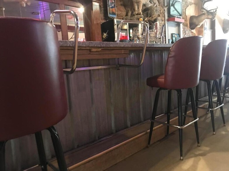 More Photos Of 50 S Main St, Utica Bar For Sale