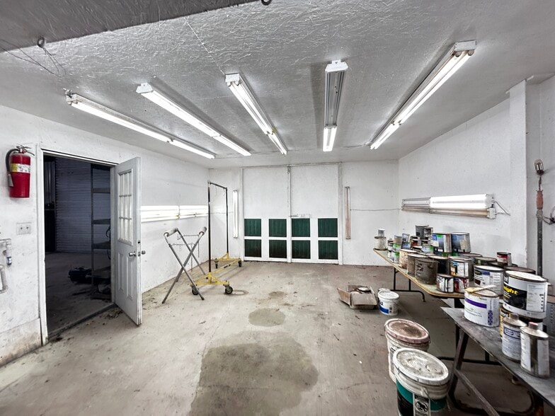 More Photos Of 15001 S Mills Rd, Gulfport Warehouse For Sale