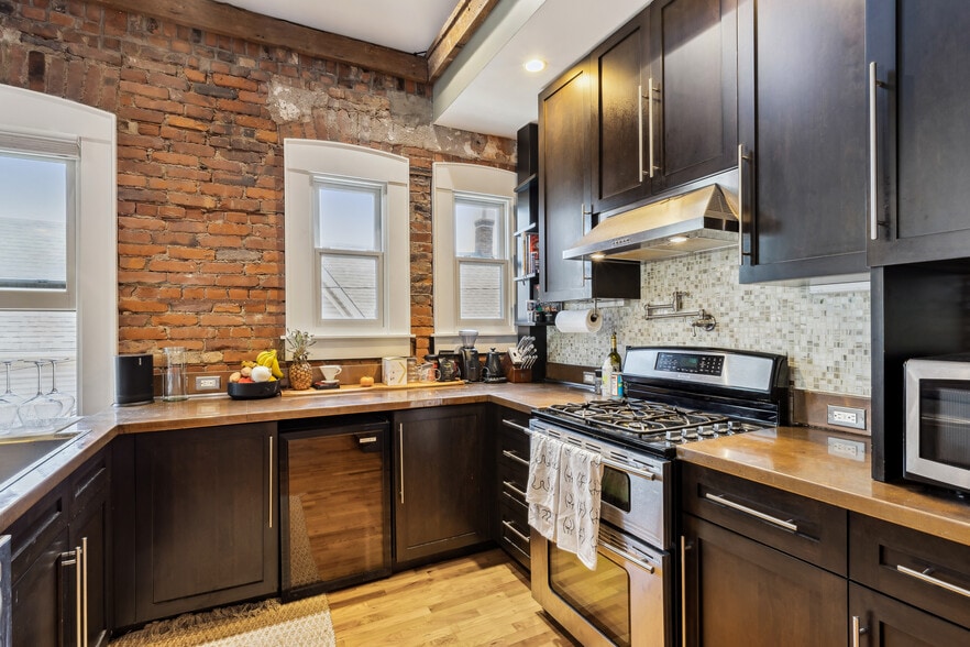 More Photos Of 801 Literary Rd, Cleveland Storefront Retail Residential For Sale