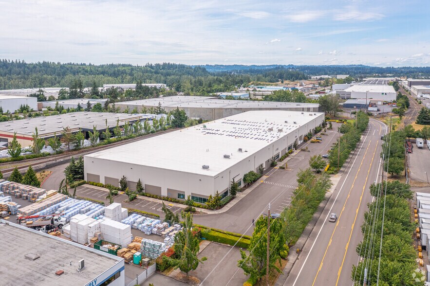 More Photos Of 12402 SE Jennifer St, Clackamas Warehouse For Lease