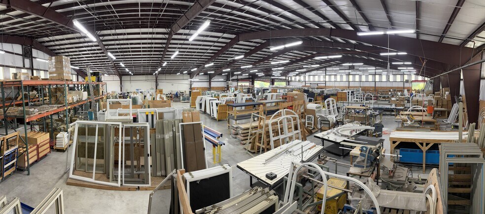 More Photos Of 205 Mustang Cv, Taylor Warehouse For Sale