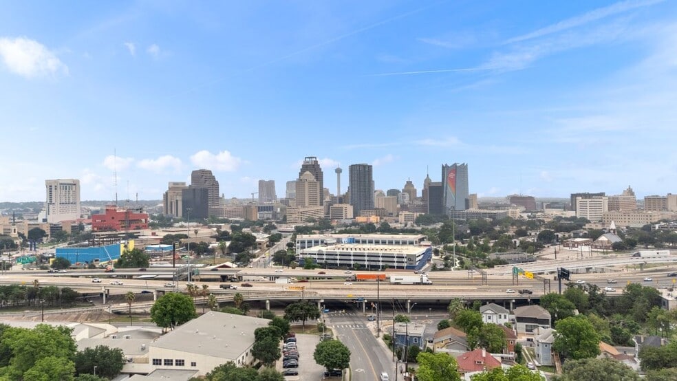 More Photos Of 1012 N Flores St, San Antonio General Retail For Sale