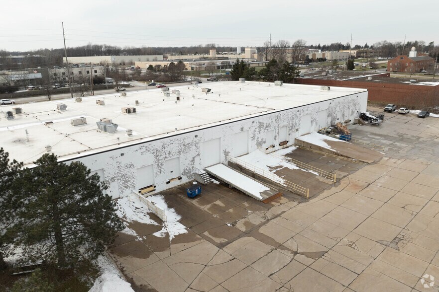 More Photos Of 8285-8295 Darrow Rd, Twinsburg Warehouse For Lease