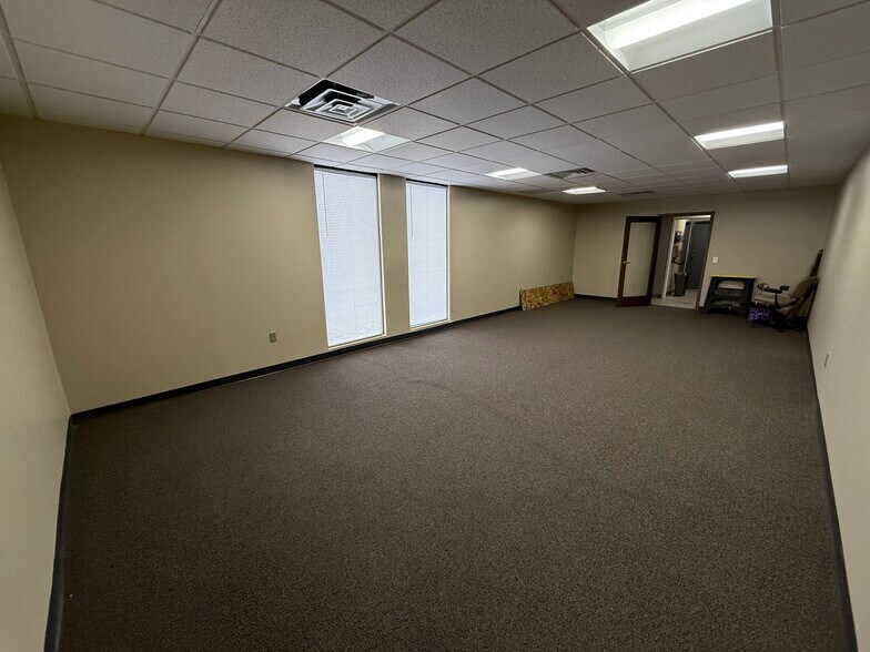 More Photos Of 6931 S Yosemite St, Englewood Office For Sale