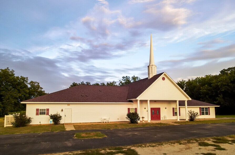 Primary Photo Of 33429 NCR 3270 Rd, Davis Lodge Meeting Hall For Sale