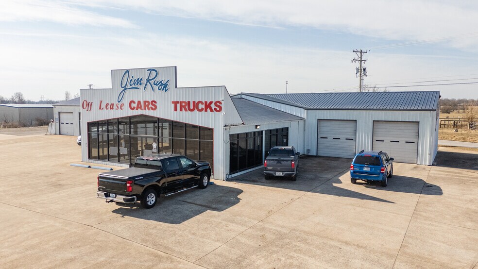 More Photos Of 3111 S Springfield Ave, Bolivar Auto Dealership For Sale