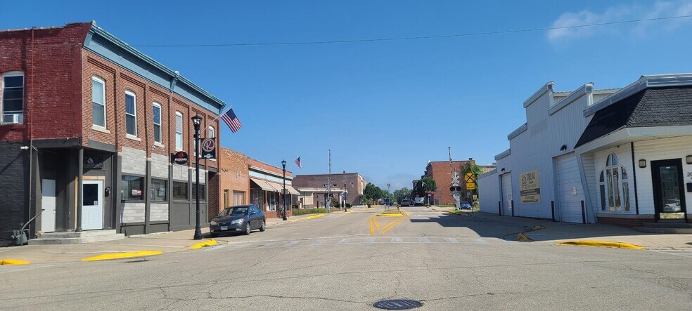 More Photos Of 200 N Washington St, Rochelle Storefront Retail Residential For Sale