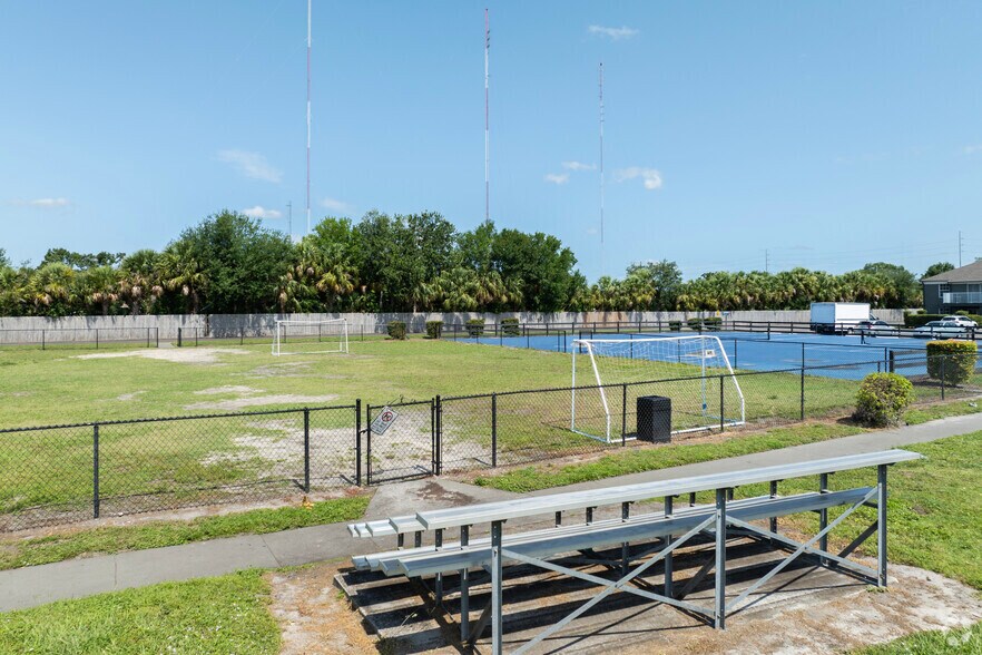 More Photos Of 6900 Concord Dr, Tampa Apartments For Sale