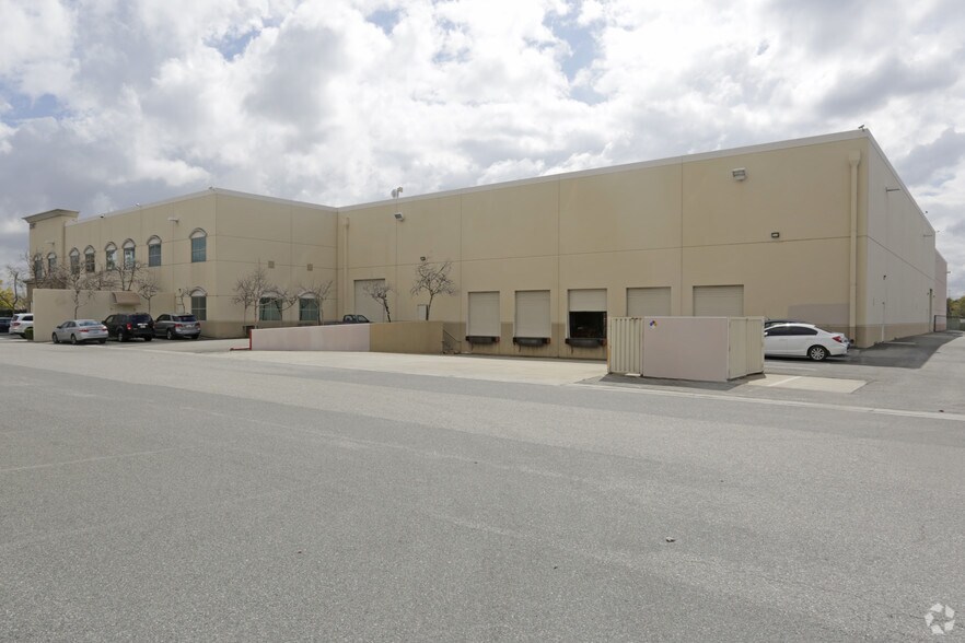 More Photos Of 2397 Bateman Ave, Duarte Warehouse For Lease