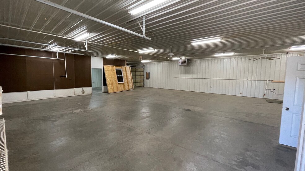 More Photos Of 3331 M 18, Beaverton Manufacturing For Sale