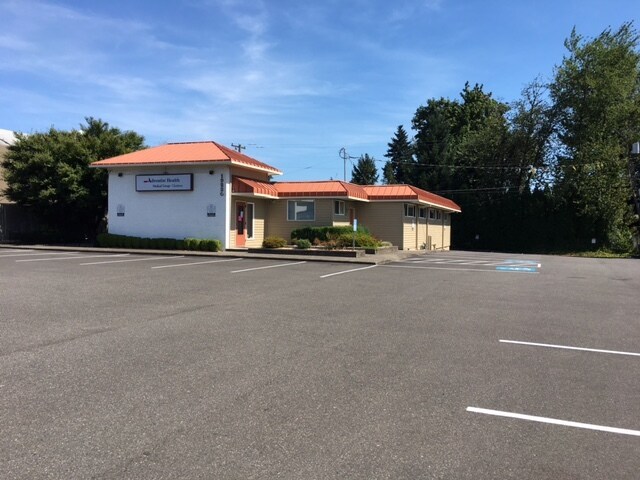 More Photos Of 19220 Mcloughlin Blvd, Gladstone Medical For Lease