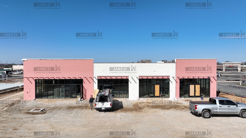 More Photos Of 1565-1585 S Jefferson Ave, Lebanon General Retail For Lease