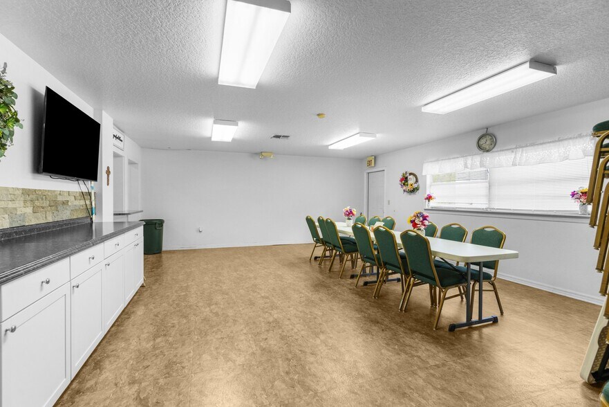 More Photos Of 14231 Old Mission Rd, Dade City Religious Facility For Sale