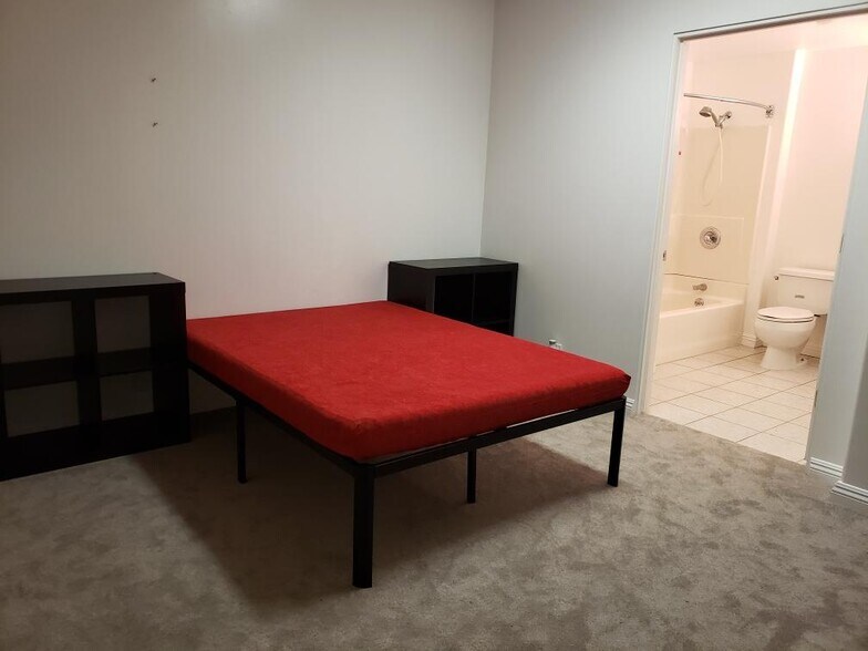 More Photos Of 2106 Young St, Honolulu Apartments For Sale