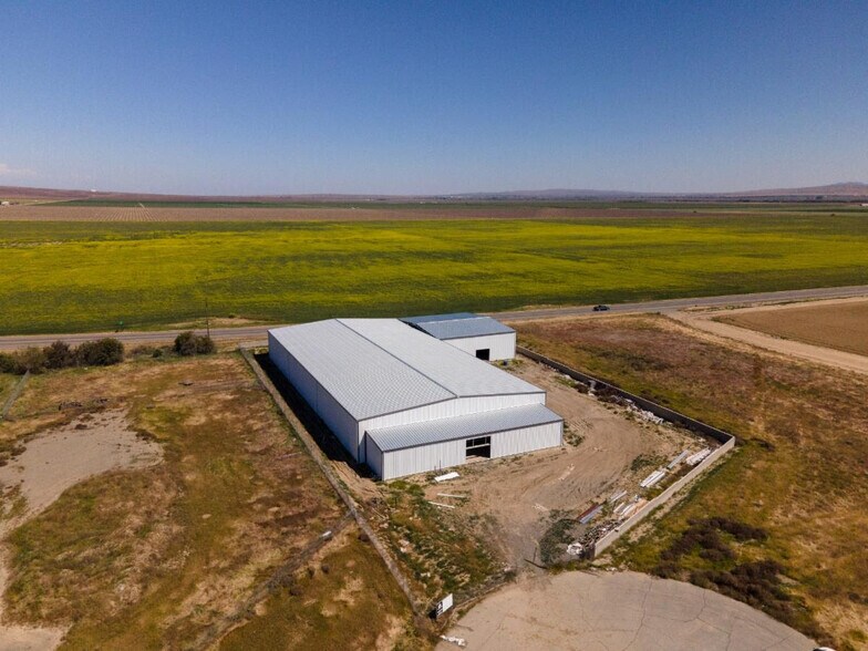 More Photos Of 9840 Cody St, Coalinga Industrial For Sale