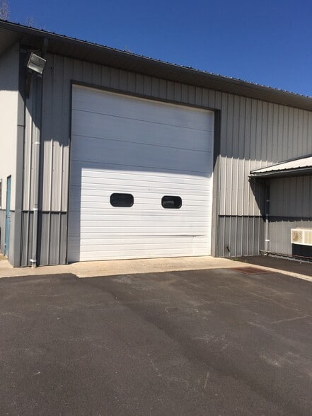 More Photos Of 6263 Taft Rd, Syracuse Warehouse For Lease