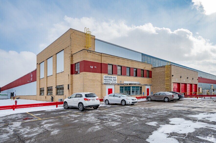 More Photos Of 1400 Lowell St, Elyria Manufacturing For Lease