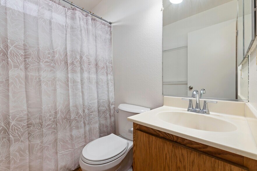 More Photos Of 9747 Winchester St, Lower Lake Apartments For Sale