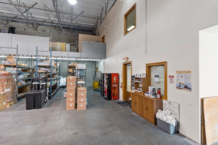 More Photos Of 4690 W Post Rd, Las Vegas Warehouse For Sale