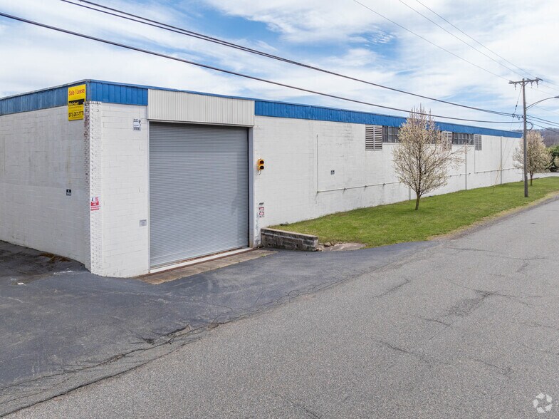 More Photos Of 22-44 Richboynton Rd, Dover Warehouse For Lease