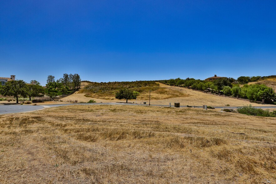 More Photos Of 70 Presidential dr, Simi Valley Land For Sale